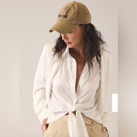 ⭐️⭐️Anthropologie Hutch Silky Tie-Front Blouse NWT - Picture 2 of 8